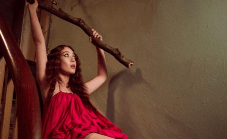 Laufey - Lover Girl แปลเพลง